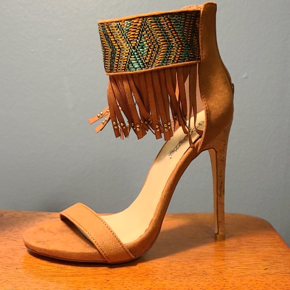 Brand new statement heels with fringe! - Picture 2 of 3